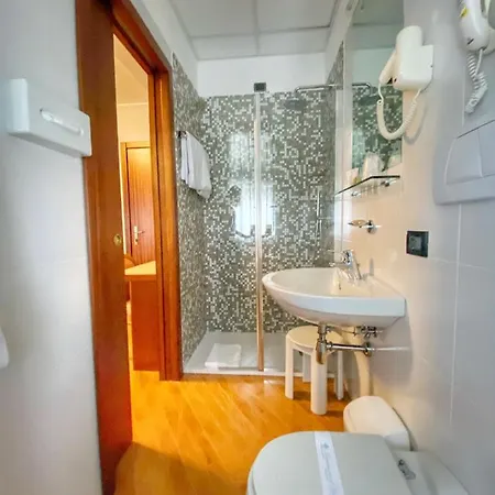 Отель Regina Elena Dependance Санта-Маргерита-Лигуре