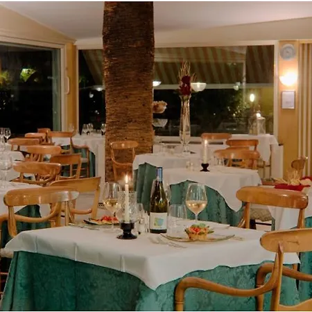 Hotel Regina Elena Dependance 4*