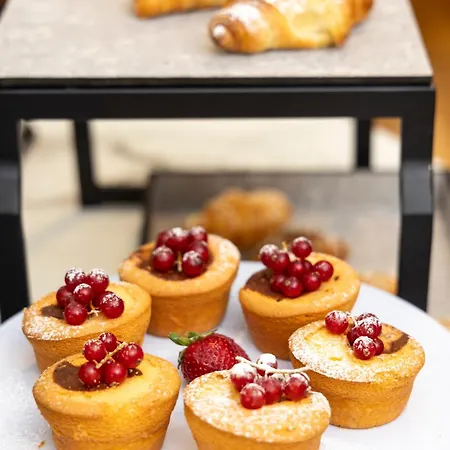 Отель Regina Elena Dependance Санта-Маргерита-Лигуре